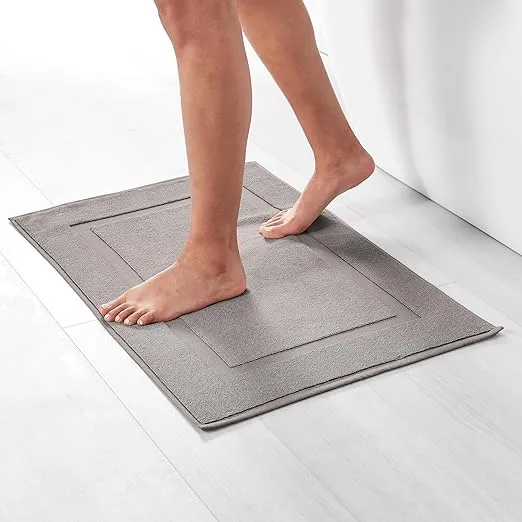 Amazon Basics Banded Bathroom Bath Rug Mat, Powder Gray, 31 inches L x 20 inches W