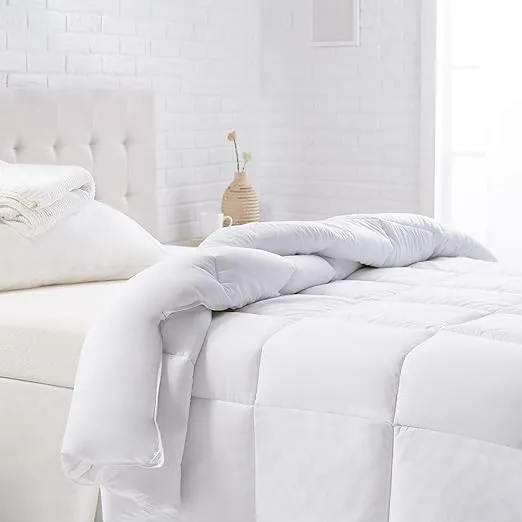 Amazon Basics White Down Alternative Comforter and Duvet Insert with Corner Tabs (Twin, Warm)