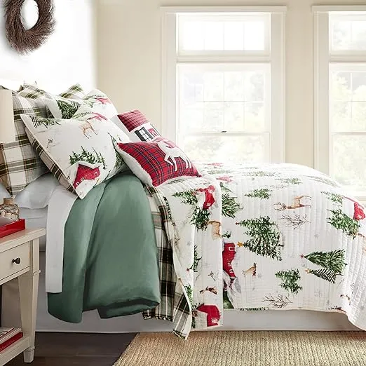 Levtex Home - Tatum Pines Quilt Set - Full/Queen Holiday Quilt 88x92 and Two Standard Shams 20x26 - Christmas Cabin - Red, Green, Brown and White - Reversible - Cotton