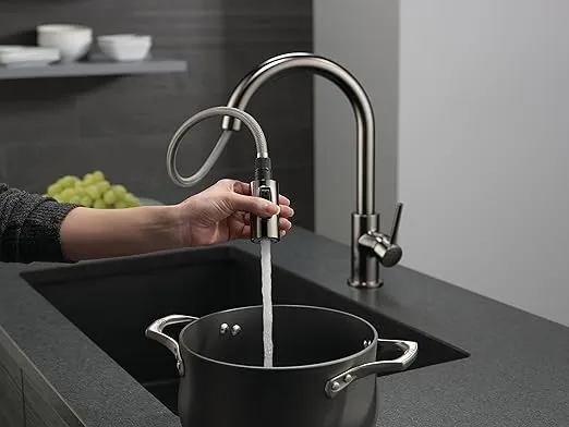 Delta Faucet Trinsic Black Stainless Kitchen Faucet, Kitchen Faucets with Pull Down Sprayer, Kitchen Sink Faucet, Faucet for Kitchen Sink, Magnetic Docking Spray Head, Black Stainless 9159-KS-DST