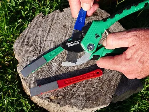 DMT (Diamond Machining Technology) 2.5-in. DiaSharp Diamond Mini-Hone Sharpening Kit of Coarse, Fine, and Extra Fine Grit Sharpeners (D2K)