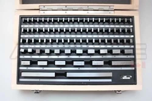 Accusize Industrial Tools Precision 81-Piece Steel Gauge Block Set, Grade B Accuracy, Corrosion-Resistant, P900-S581
