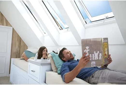 Velux VS C04 2004 Velux VS C04 2004 21-1/2 Inch x 38-3/8 Inch Laminated Manual Venting Deck Mounted No Leak Skylight from the VS Collection