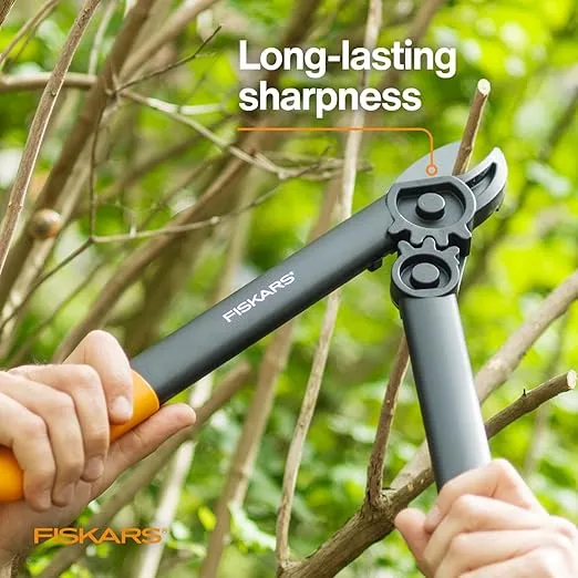 Fiskars 15" PowerGear Loppers - Sharp Steel Blade Bush and Tree Trimmer - Cuts up to 1.5" Diameter Branches - Rust Resistant and Lightweight Pruner - Yard Tools for Gardening