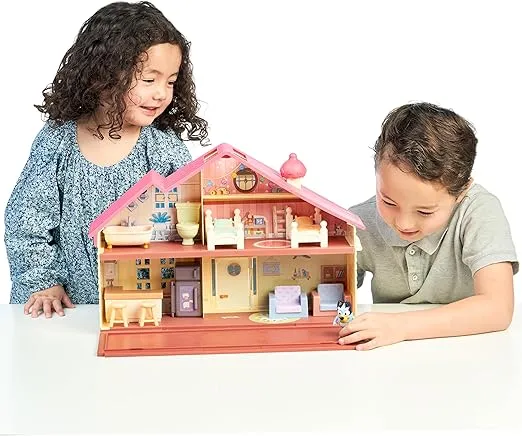 Bluey Family Home Playset with 2.5" poseable Figure, Multicolor (13024)