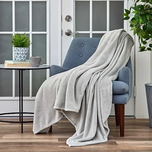 Cosy House Collection Everyday 1500 Series Fleece Blanket - Bedroom Essentials - All Season, Stays Fresh & Clean - Soft, Breathable & Skin-Friendly (Full/Queen, Silver)